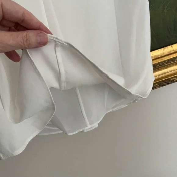 White House Black Market V-Neck Sleeveless White Blouse NWT! - Picture 11 of 11